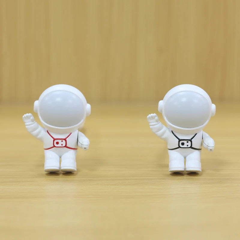 Astronaut USB Night Light – Voice Control LED Desk Lamp for Bedroom, Reading & Gifts